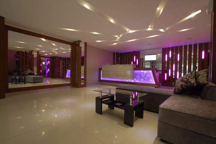 Guest Lobby