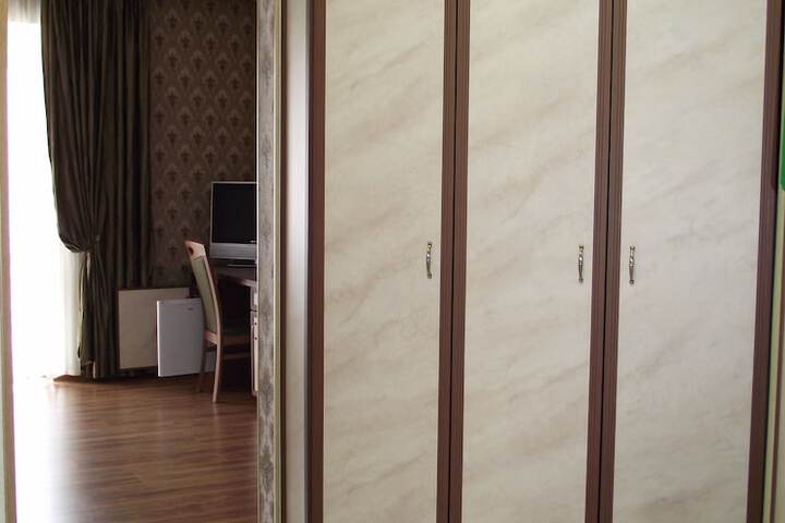 Room 26 of 60