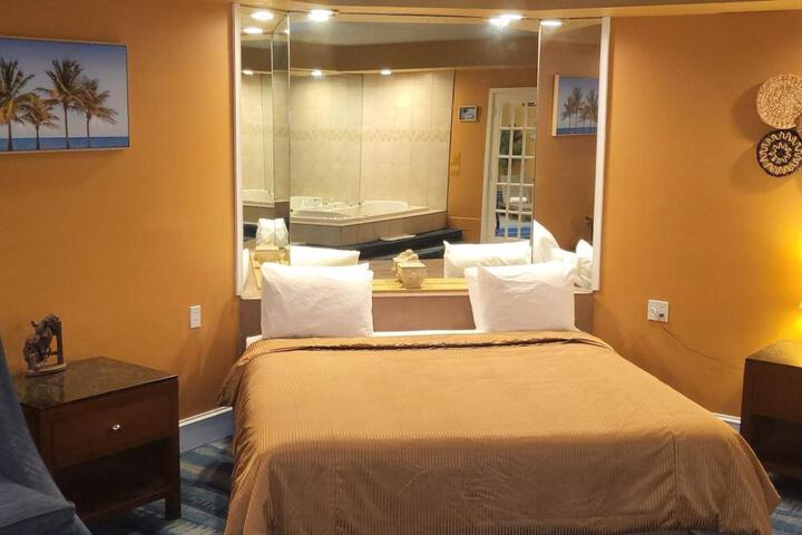 Room 44 of 284