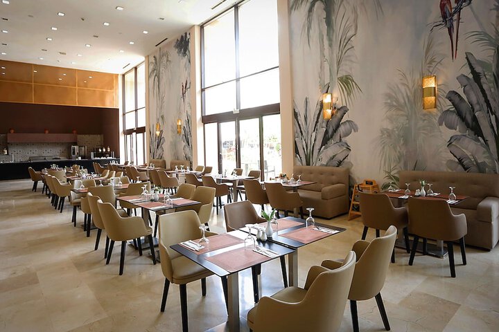 Dining 52 of 80