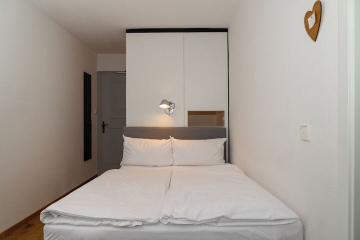 Room 95 of 395