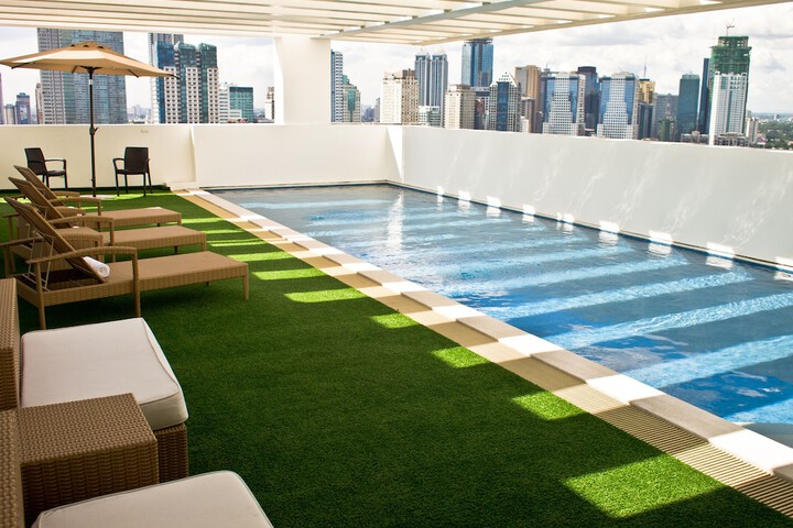 Pool 40 of 51