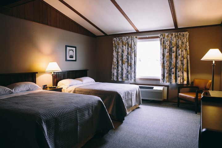 Room 3 of 20