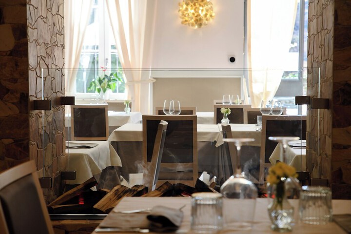 Dining 168 of 193