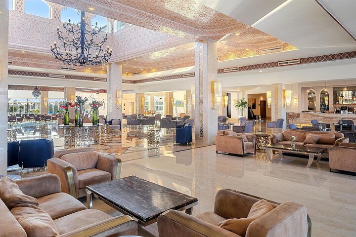 Entrance & Lobby