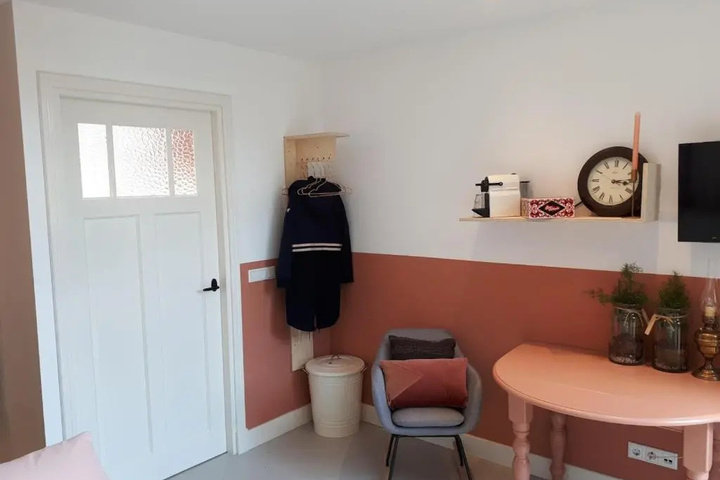 Room 4 of 10