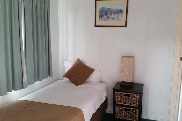 Room 5 of 69