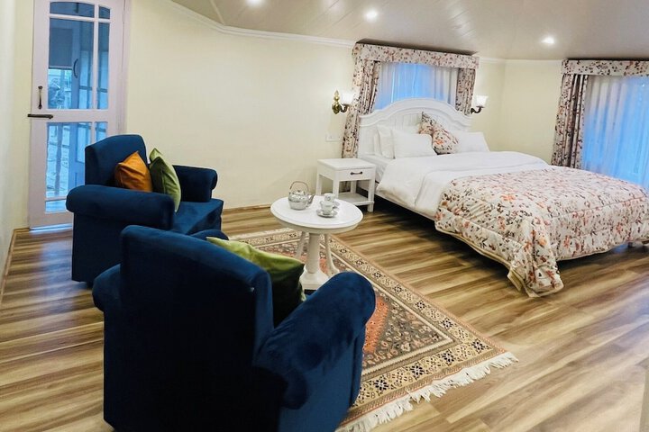 Room 11 of 36