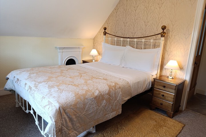 Room 15 of 42