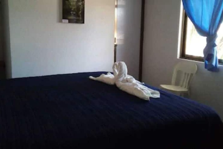 Room 6 of 18