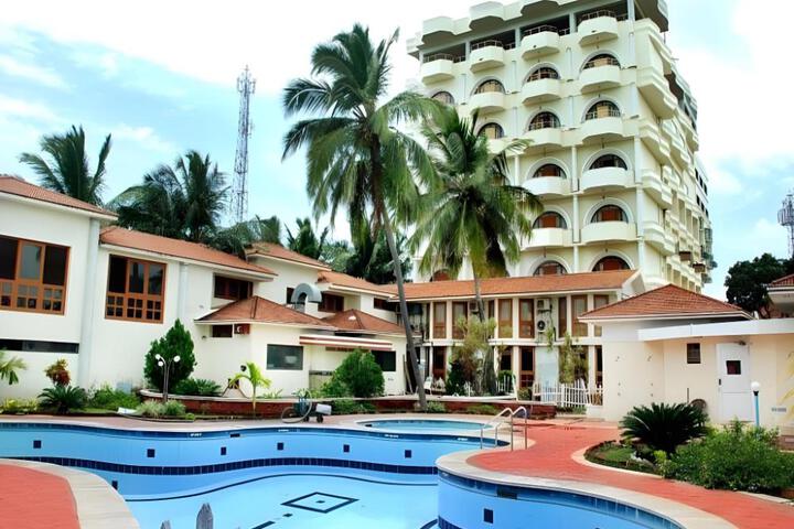 Hotel Singaar International