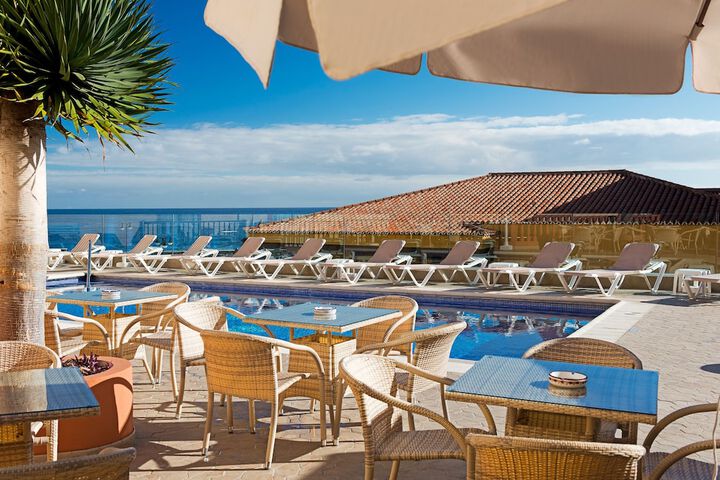 Hotel with Pool