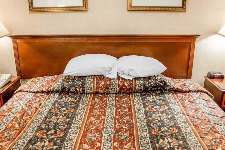 1 King Bed (15 of 15)