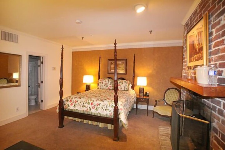 Room 70 of 170