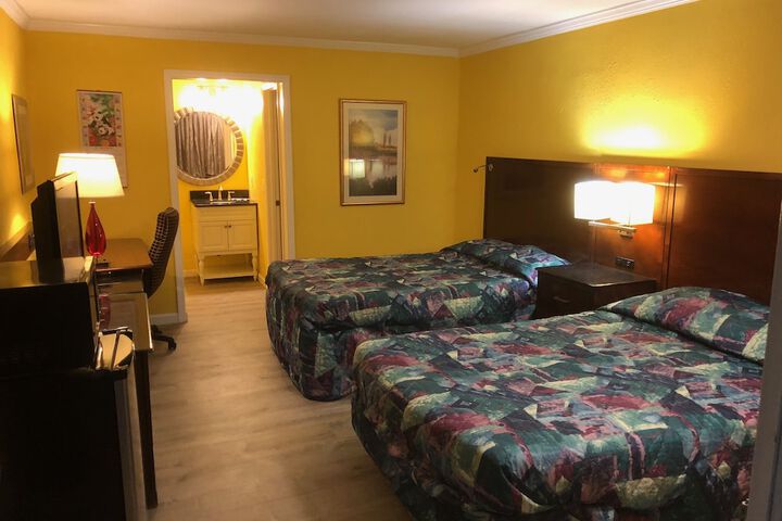 Room 8 of 14