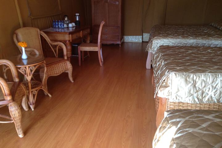 Room 12 of 90