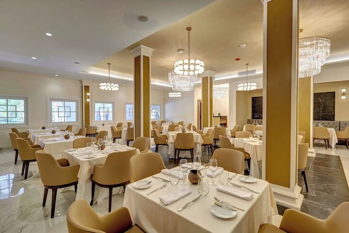 Dining 180 of 255