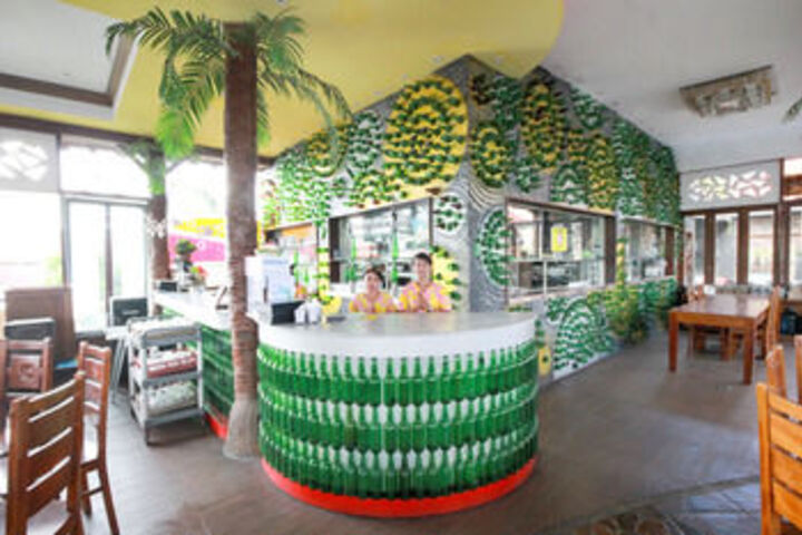 Dining 22 of 24