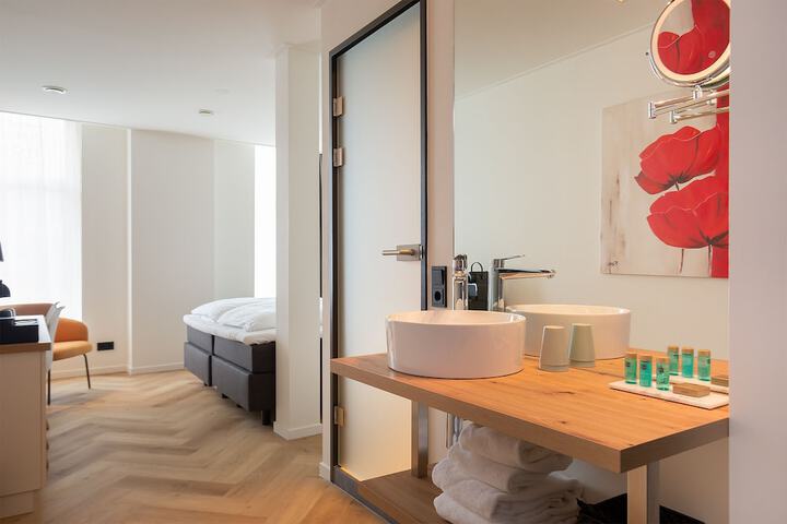 Room 41 of 49