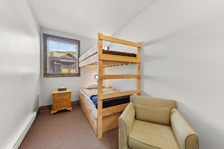 Room 16 of 46