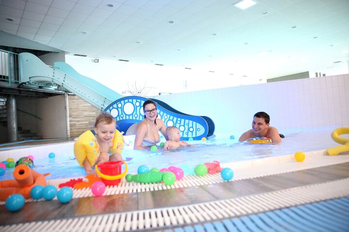 Pools & Facilities
