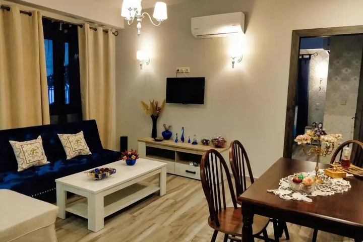 Room 2 of 11