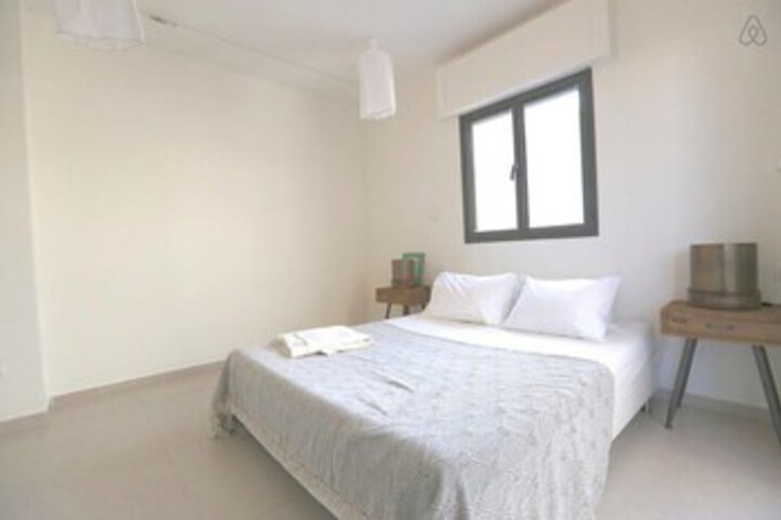 Room 13 of 21