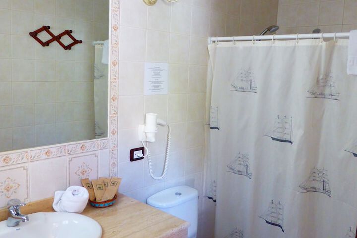 Room 6 of 49