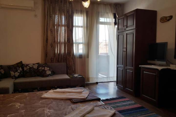 Room 11 of 41