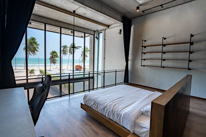 Room 6 of 36