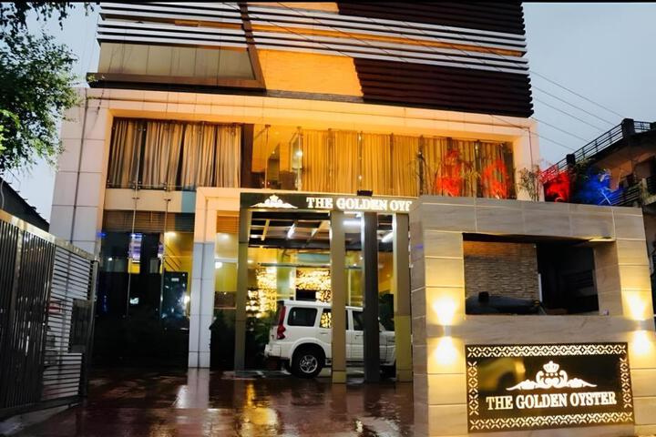 The Golden oyster hotel