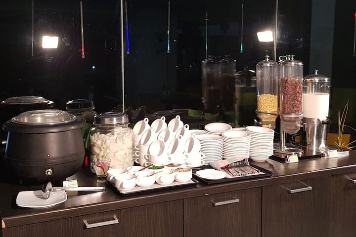 Breakfast/Coffee Service 21 of 30