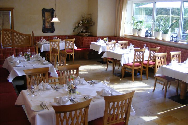 Dining 21 of 25