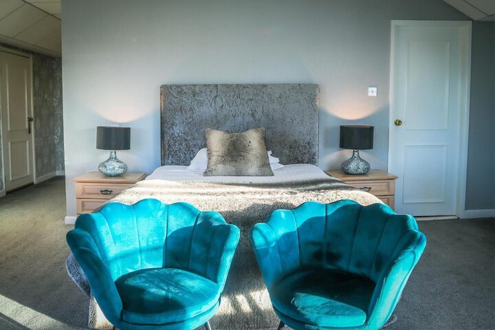 Room 13 of 63