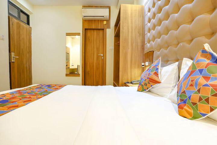 Room 14 of 27