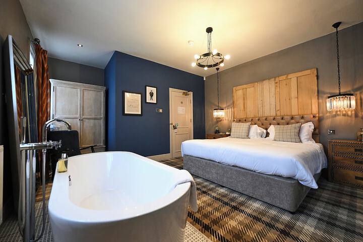 Room 14 of 25