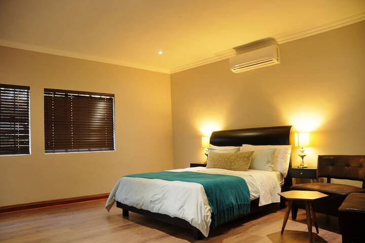 Room 18 of 170