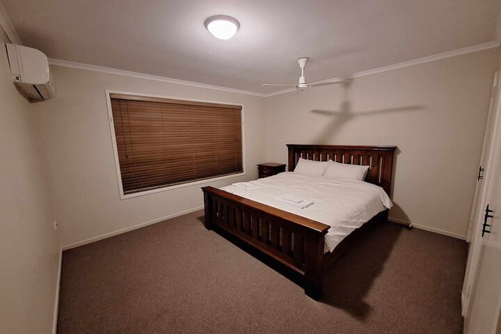 Room 4 of 43