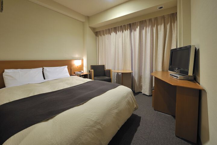 Room 3 of 33