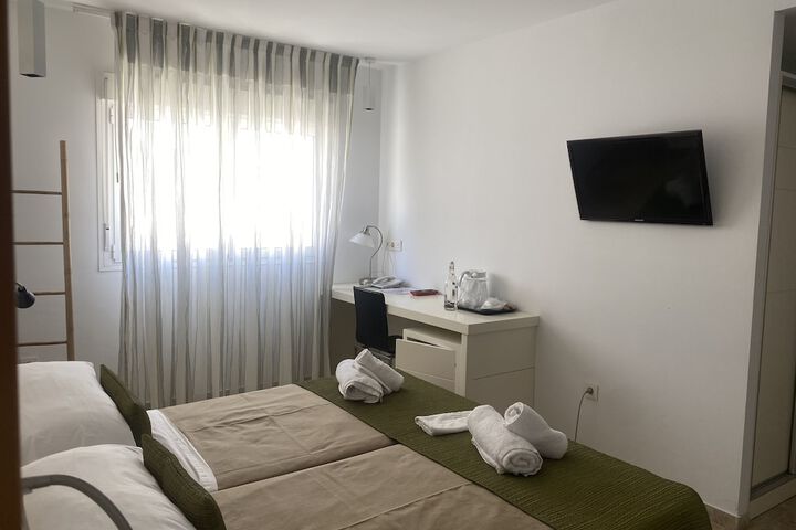 Room 10 of 25