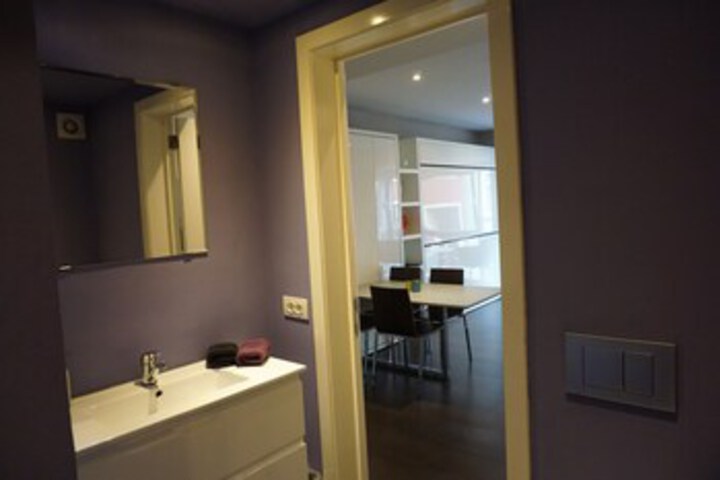 Room 8 of 24