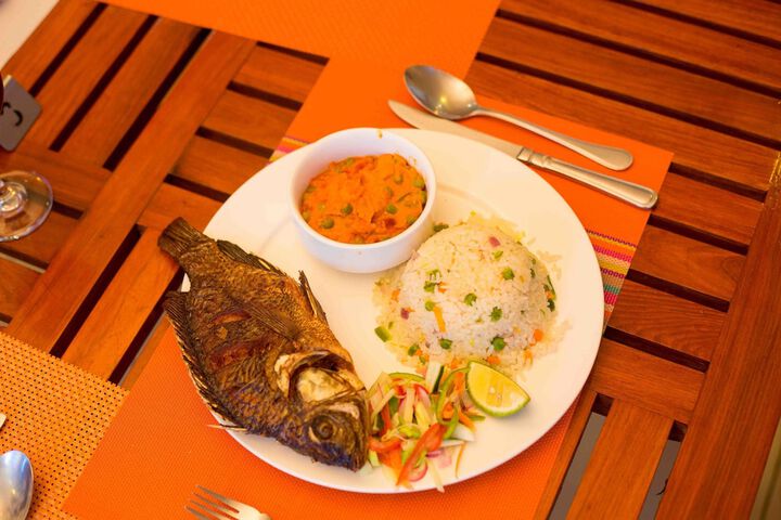 Dining 40 of 51