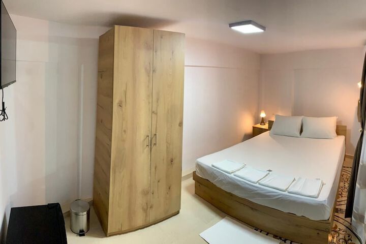 Room 15 of 35