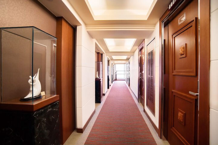 Ballroom/Hall 15 of 24