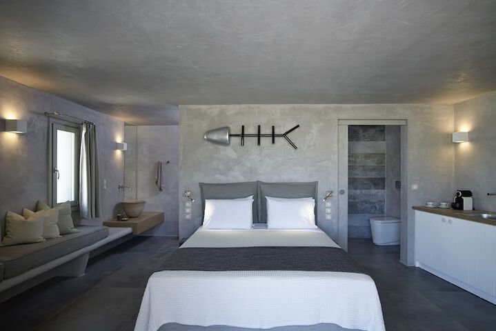 Room 2 of 75