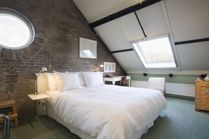 Room 7 of 48