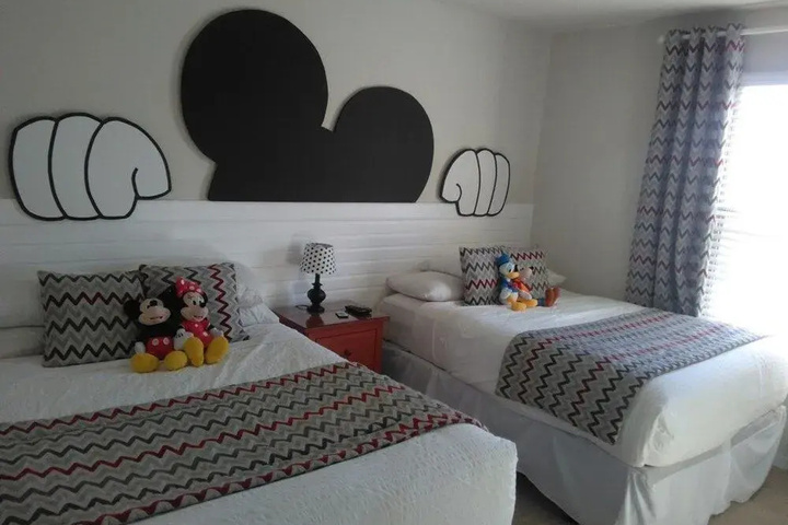 Room 3 of 32