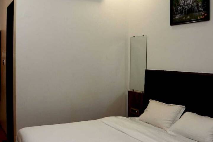 Room 6 of 23