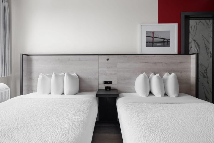 Room 18 of 30