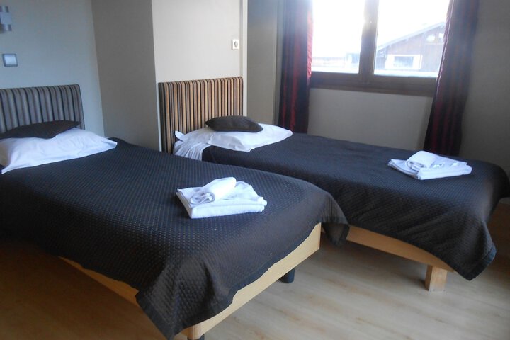 Room 11 of 83